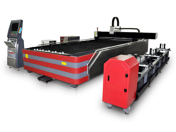 type fermé machine de découpe laser à fibre cnc 500w / 1000w haute résistance